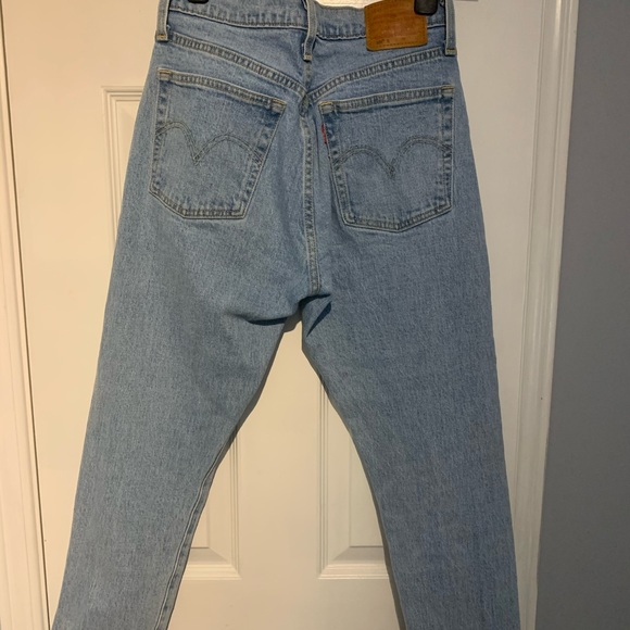 Levi’s 501 Wedgie Icon Jeans - Picture 2 of 3